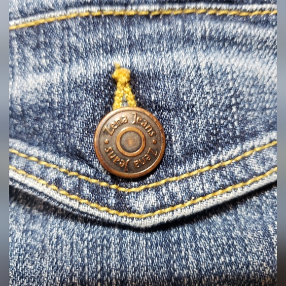 Womens Zena Jeans with rhinestones..Size 4 - Picture 3 of 13